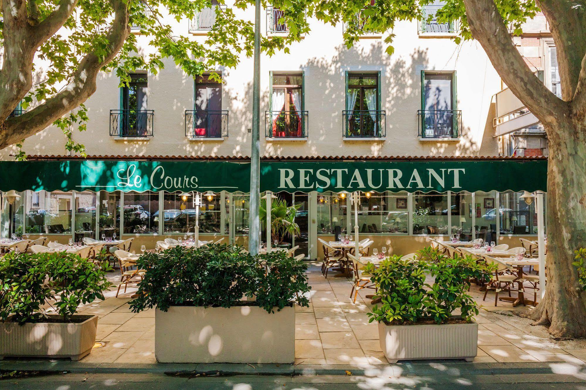 Hotel Logis Le Cours à Saint-Gilles  Extérieur photo